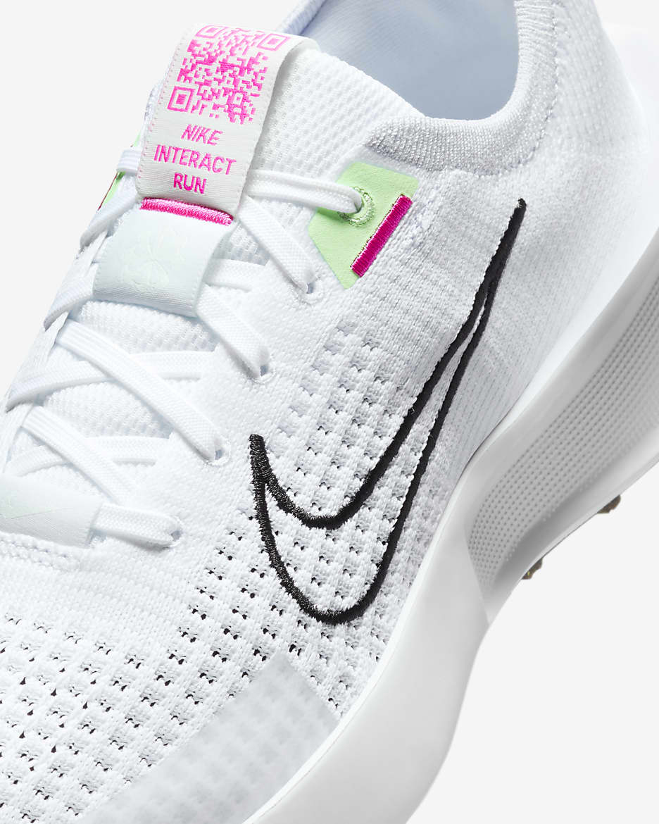 Tenis de correr en pavimento para mujer Nike Interact Run - Blanco/Gris fútbol/Verde vapor/Negro