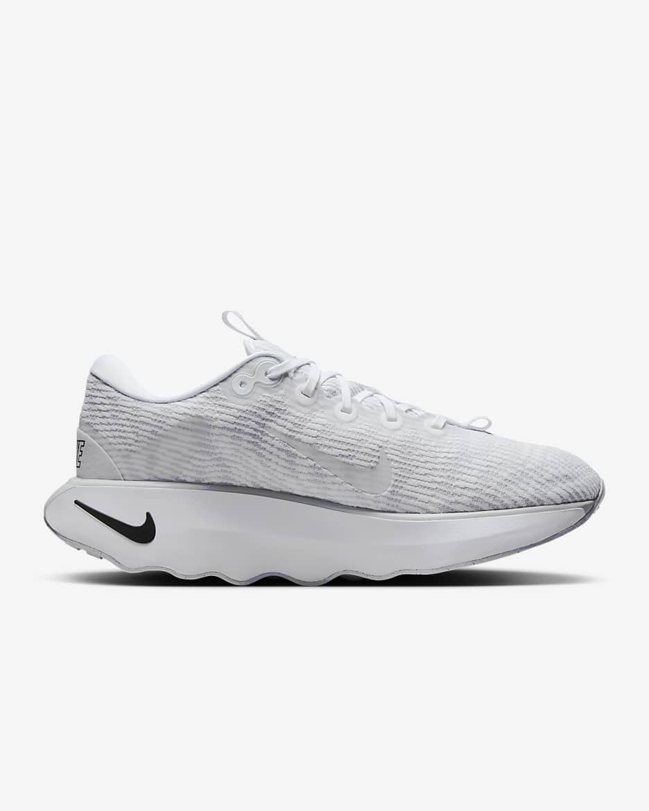 Scarpa da camminata Nike Motiva – Uomo - Bianco/Nero/Pure Platinum/Bianco