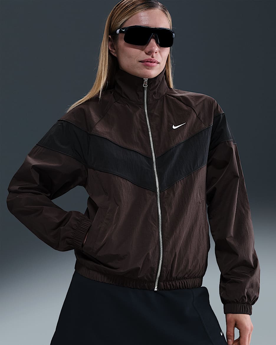 Chamarra de tejido Woven holgada de cierre completo con protección UV para mujer Nike Windrunner - Marrón terciopelo/Negro/Blanco
