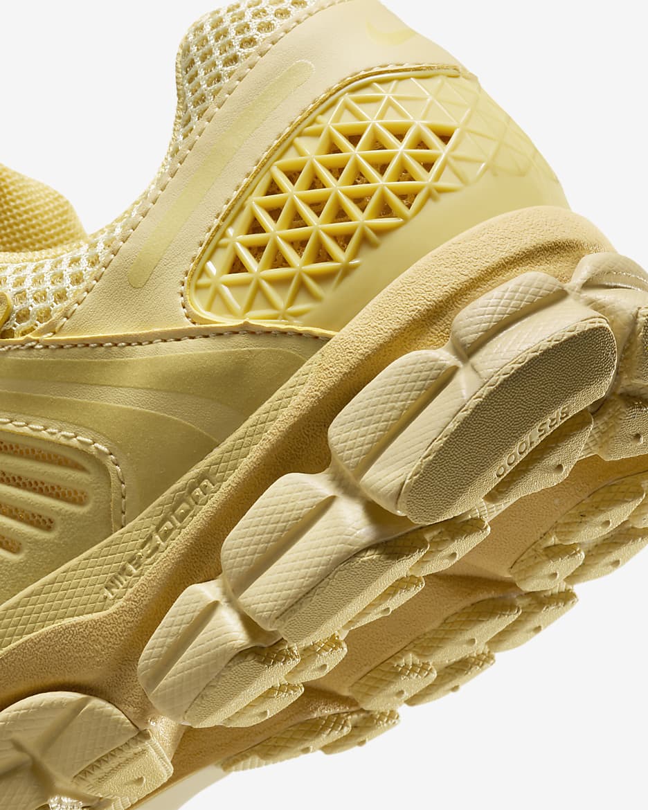 Nike Zoom Vomero 5 Women's Shoes - Saturn Gold/Lemon Wash