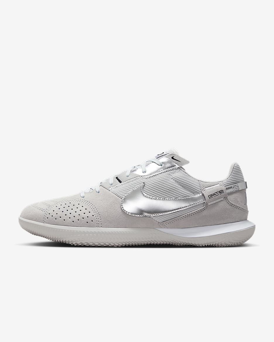 Nike Streetgato low top voetbalschoenen - Light Smoke Grey/Photon Dust/Metallic Silver