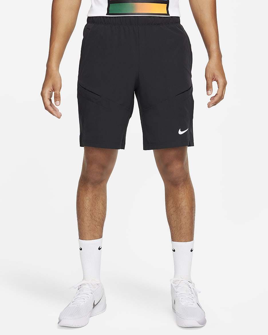 NikeCourt Advantage Herren-Tennisshorts (ca. 23 cm) - Schwarz/Schwarz/Weiß