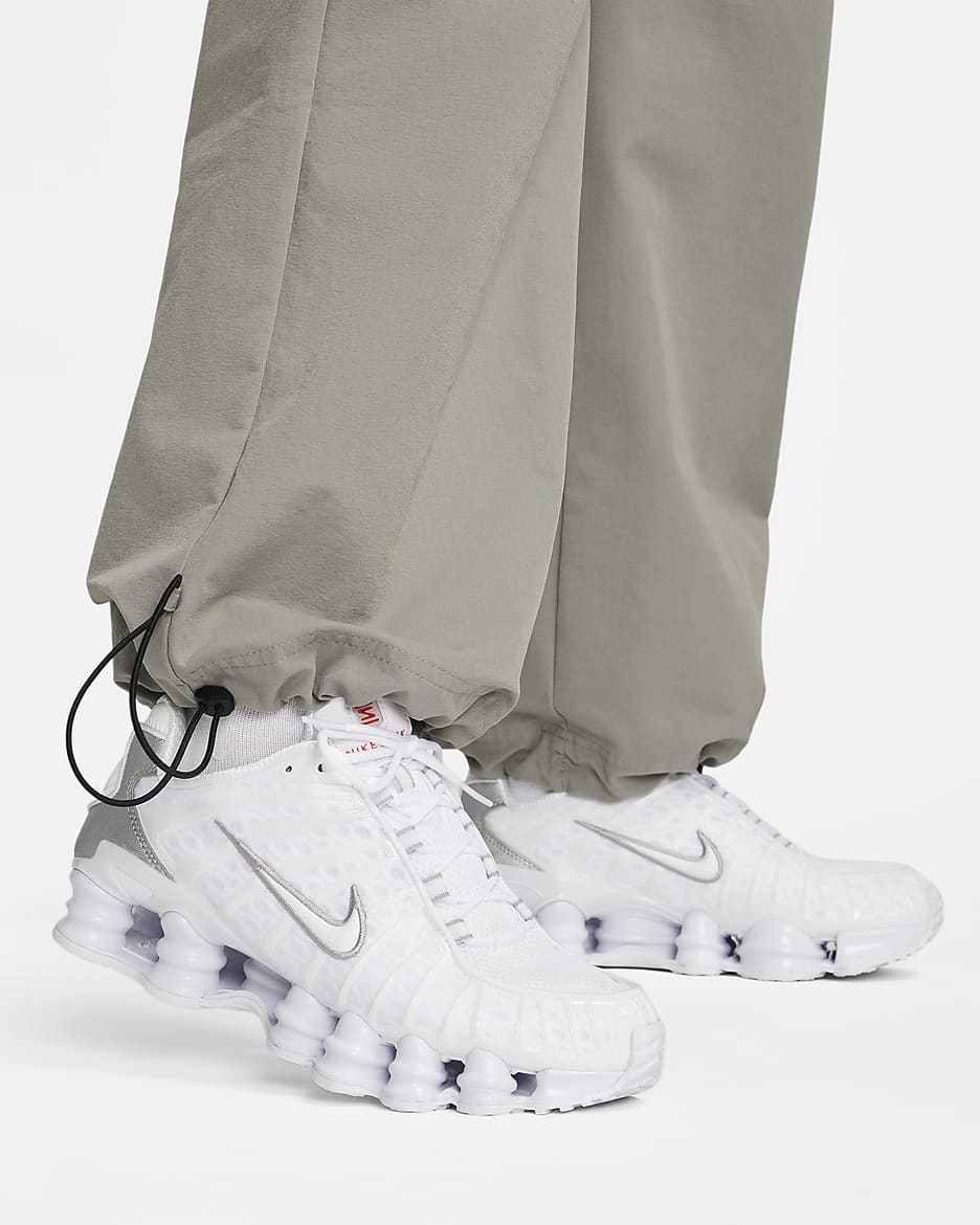 Nike Sportswear Geweven cargobroek voor dames - Dark Stucco/Sail