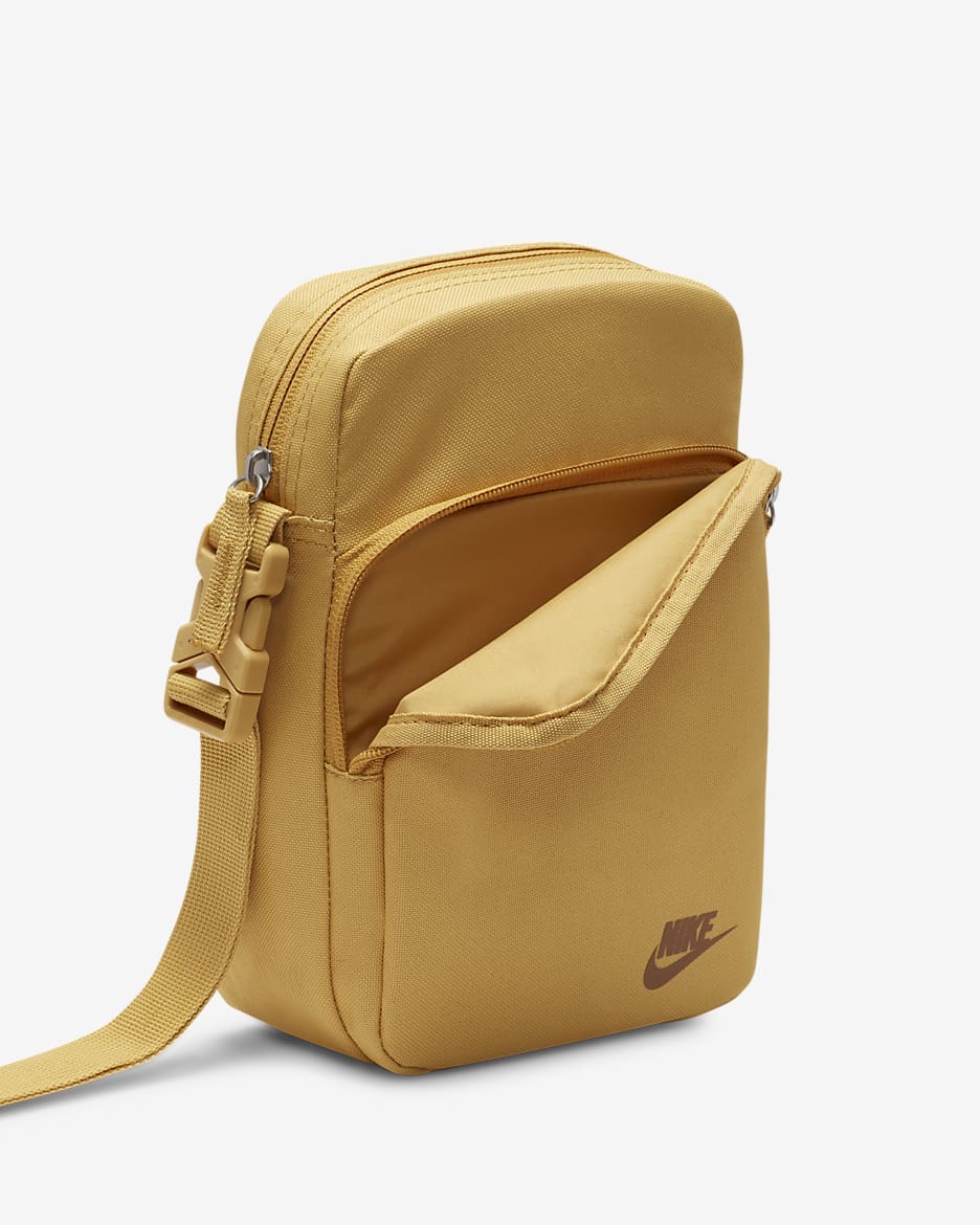 Nike Heritage Cross-Body Bag (4L) - Wheat Gold/Wheat Gold/Ale Brown