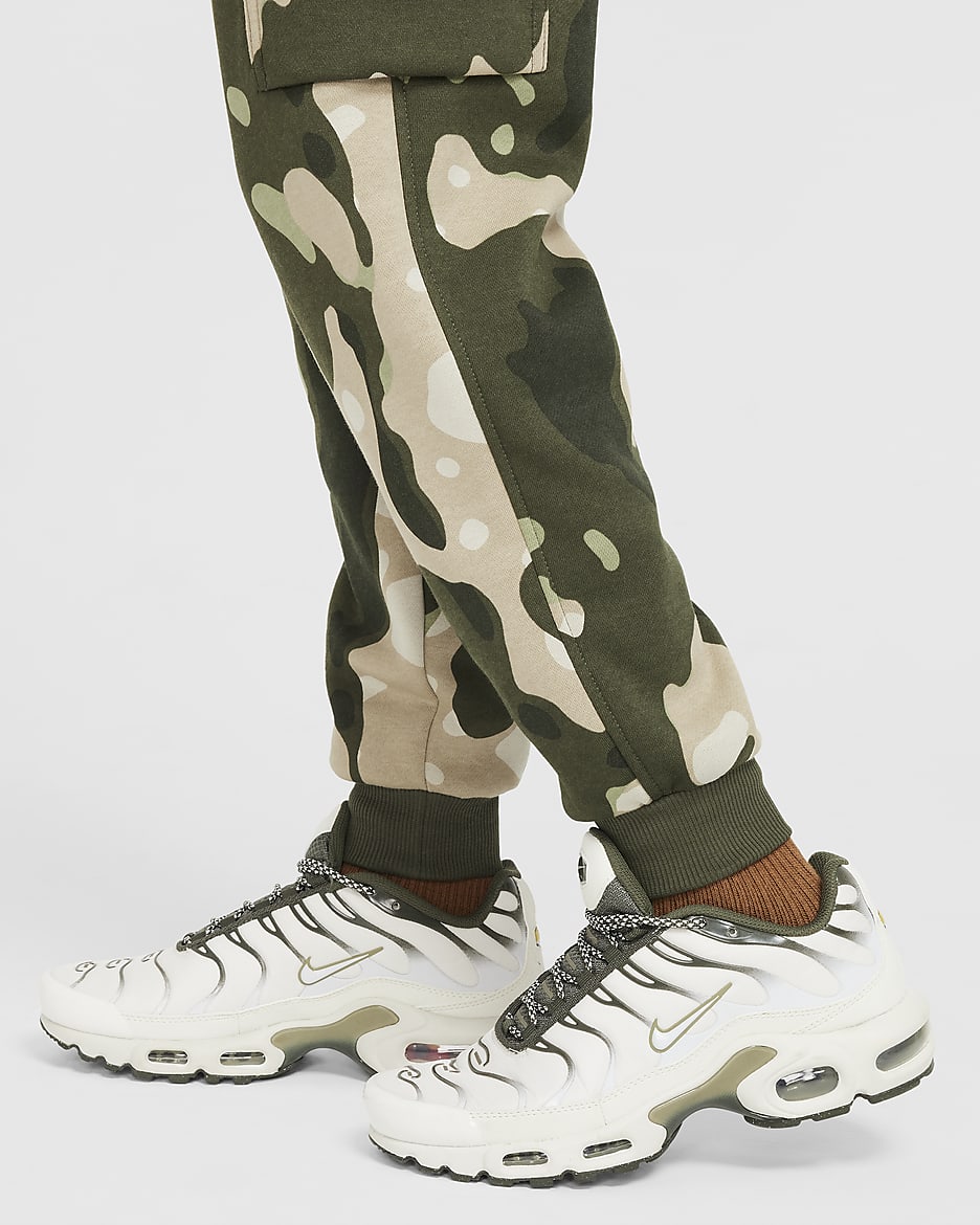 Nike Sportswear Club Fleece Older Kids' Camo Cargo Trousers - Cargo Khaki/White