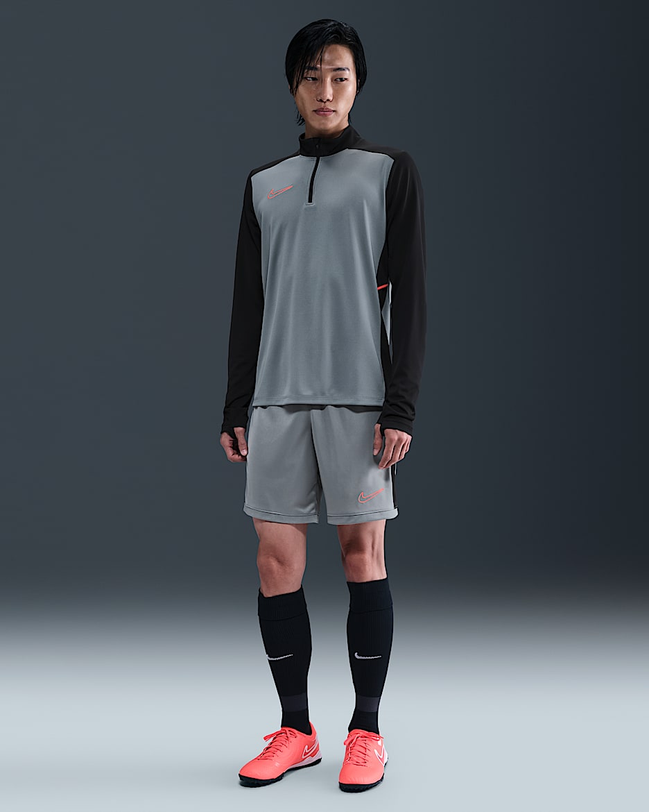 ナイキ アカデミー メンズ Dri-FIT サッカーショートパンツ - クールグレー/ブラック/ブライトクリムゾン