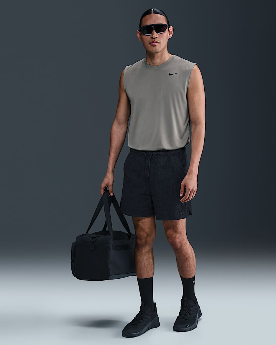 Nike Unlimited Dri-FIT 13 cm Astarsız Gofre Çok Yönlü Erkek Şortu - Siyah/Siyah/Siyah