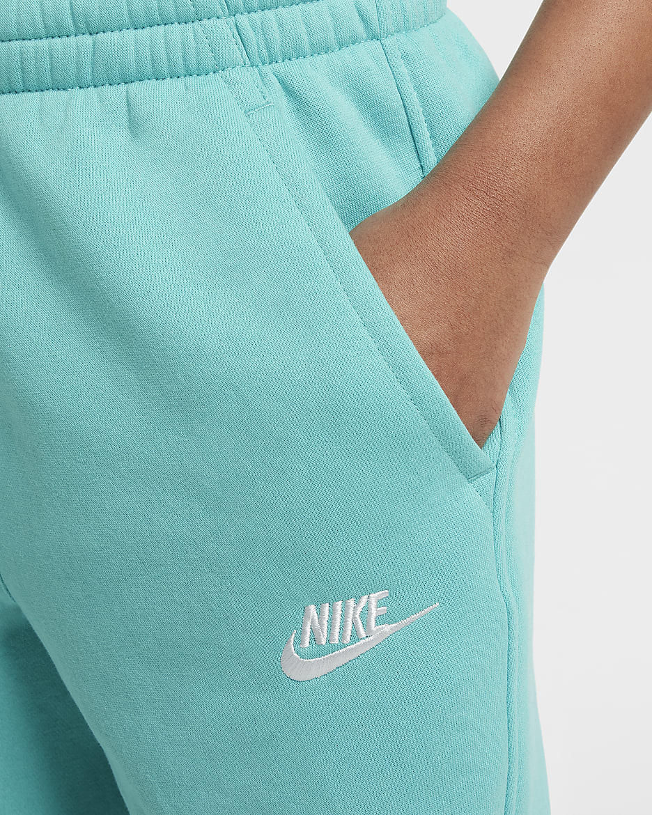 Pants ajustados de cintura alta para niñas talla grande Nike Sportswear Club Fleece - Escarcha verde/Escarcha verde/Blanco