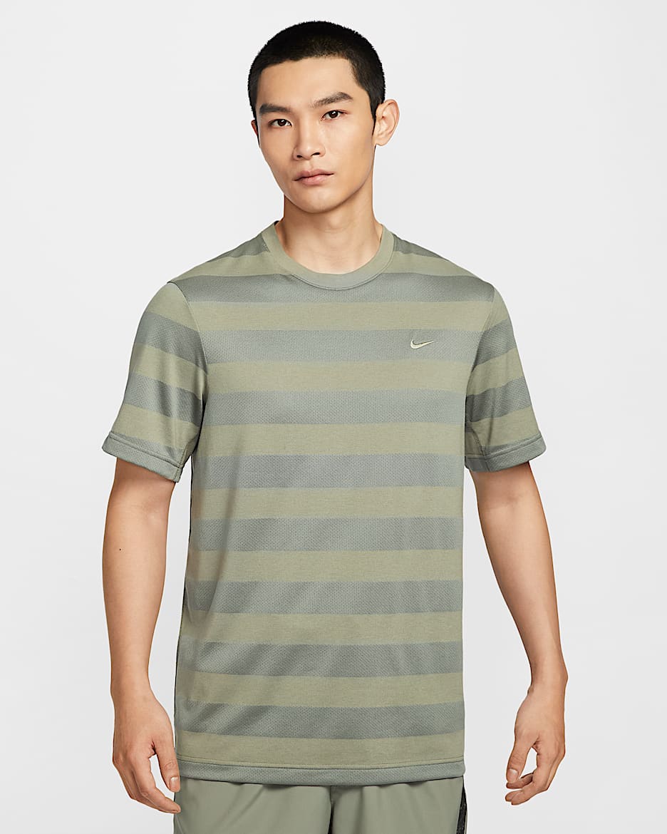 Nike Primary Men's Dri-FIT Short-Sleeve Fitness Top - Light Army/Light Army