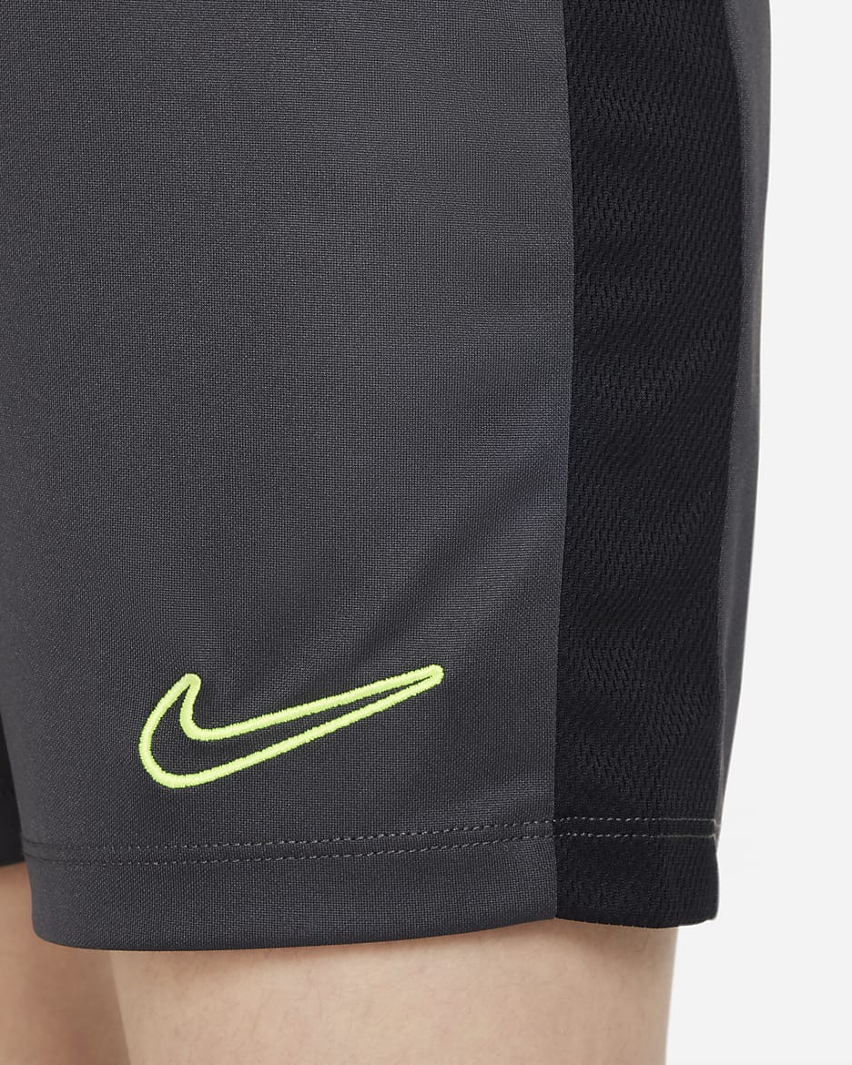 Nike Dri-FIT Academy23 兒童足球短褲 - Anthracite/黑色/Volt