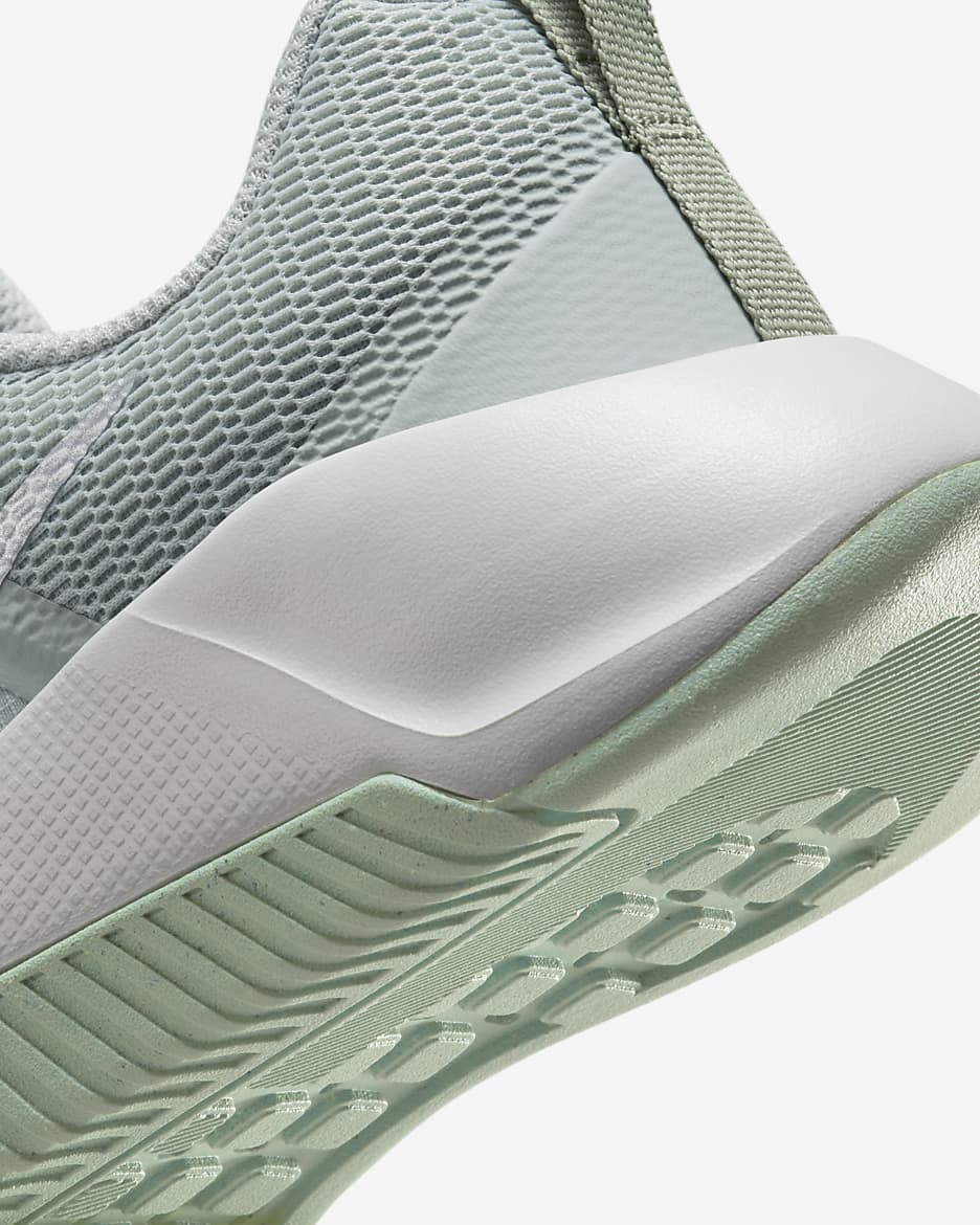 Nike MC Trainer 3 Workout-Schuh für Damen - Light Silver/Summit White/Jade Horizon/Metallic Platinum