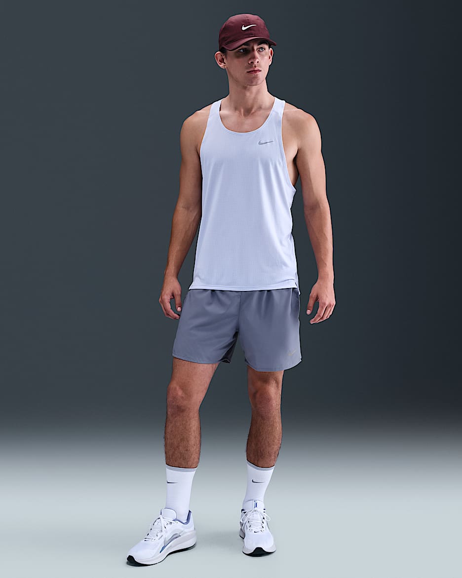 Nike Challenger Dri-FIT 13 cm 2'si 1 Arada Çok Yönlü Erkek Şortu - World Indigo/World Indigo/Siyah