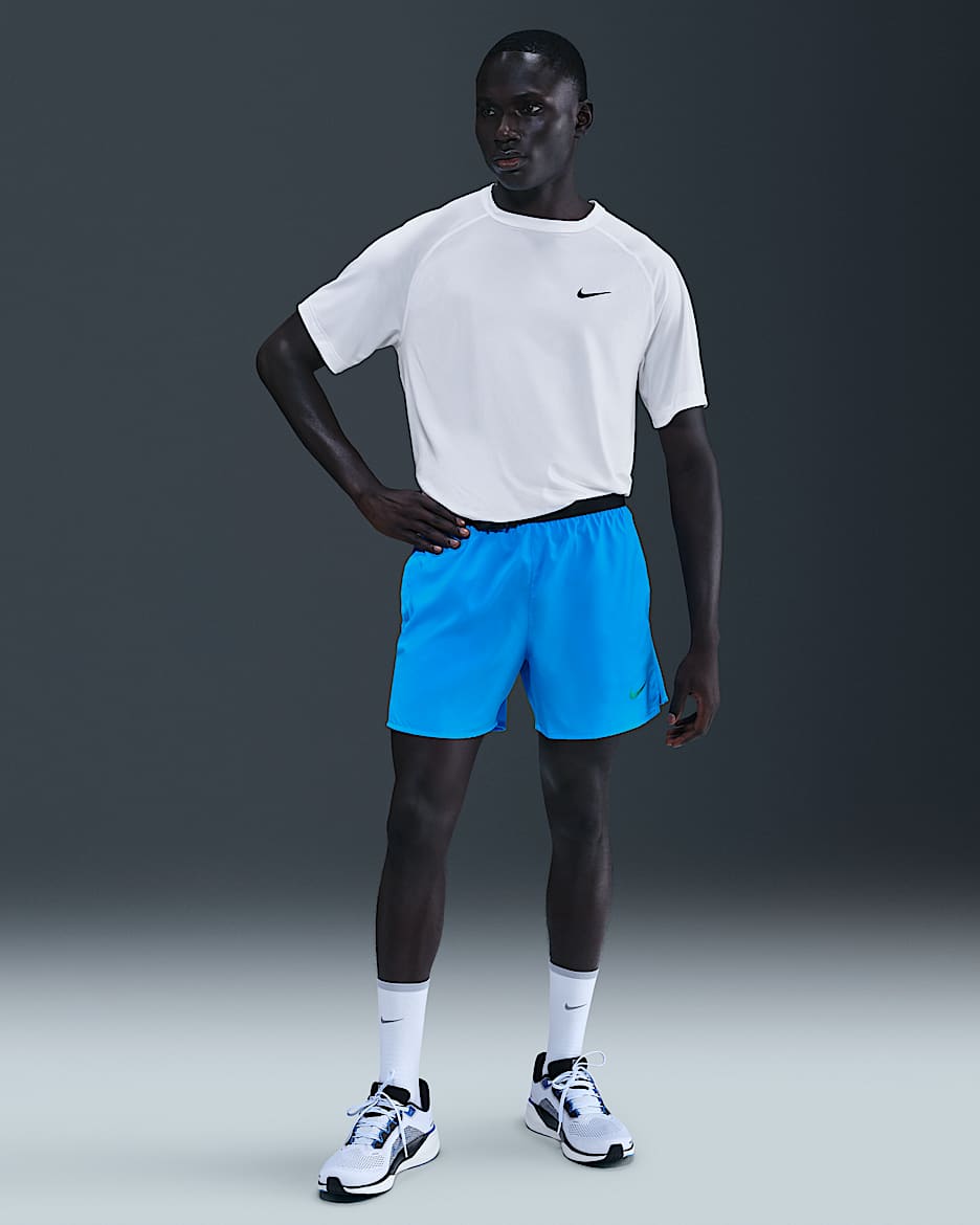 Shorts de correr Dri-FIT de 13 cm con forro de ropa interior para hombre Nike Challenger - Azul héroe/Azul héroe/Negro