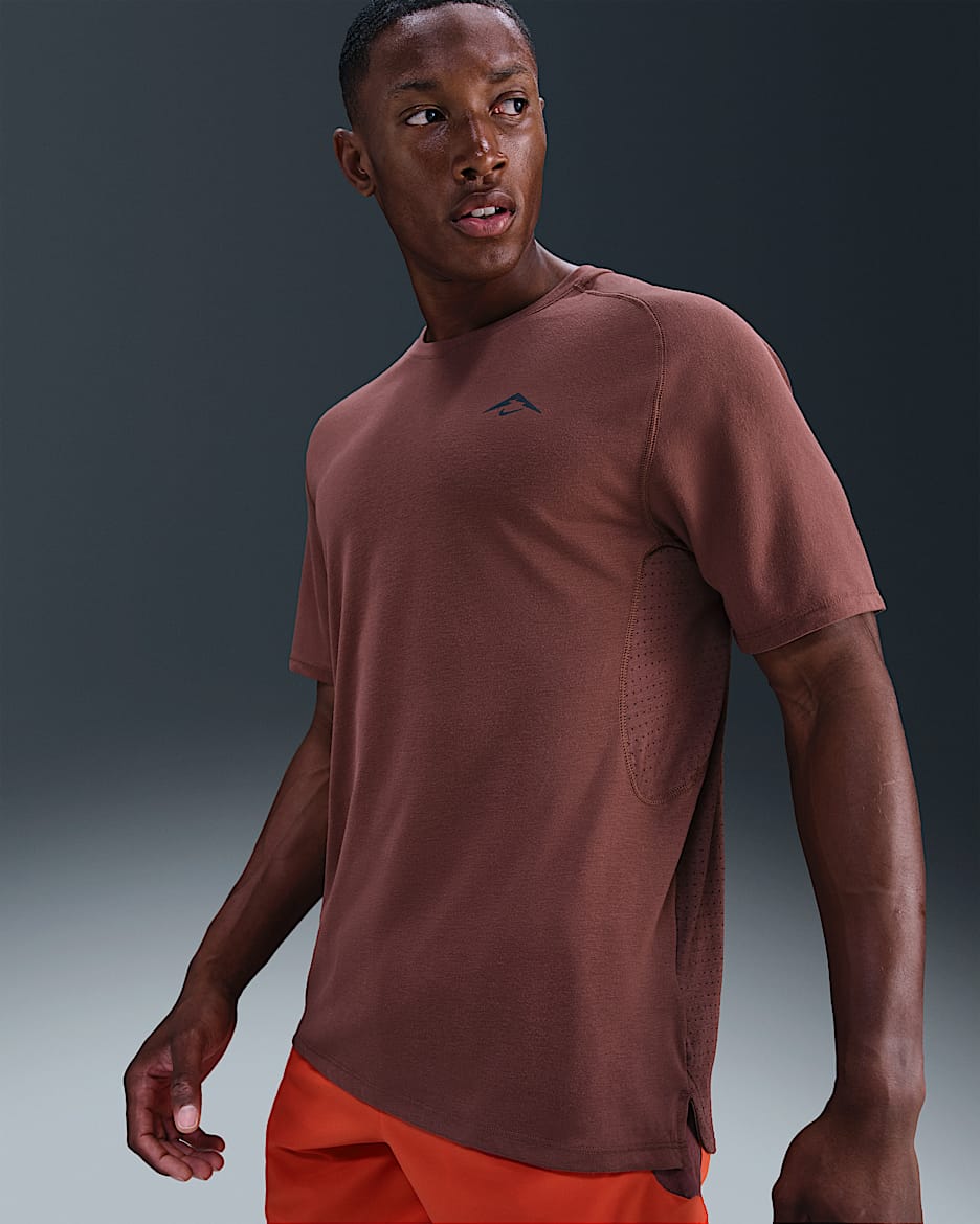 Haut de running à manches courtes Dri-FIT ADV Nike Solar Chase pour homme - Red Sepia/Noir