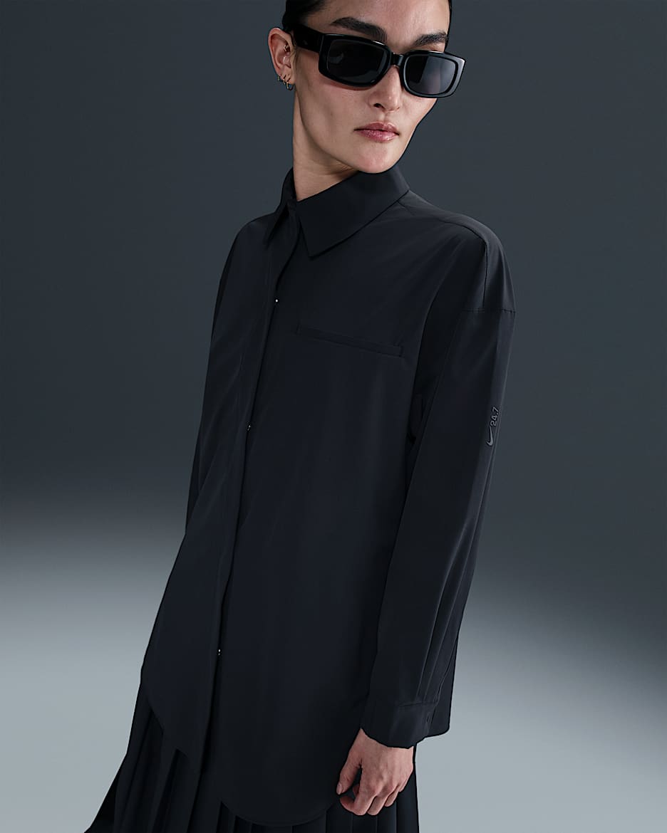 ナイキ 24.7 PerfectStretch ウィメンズ Dri-FIT オーバーサイズド ロングスリーブ シャツ - ブラック/ダークスモークグレー