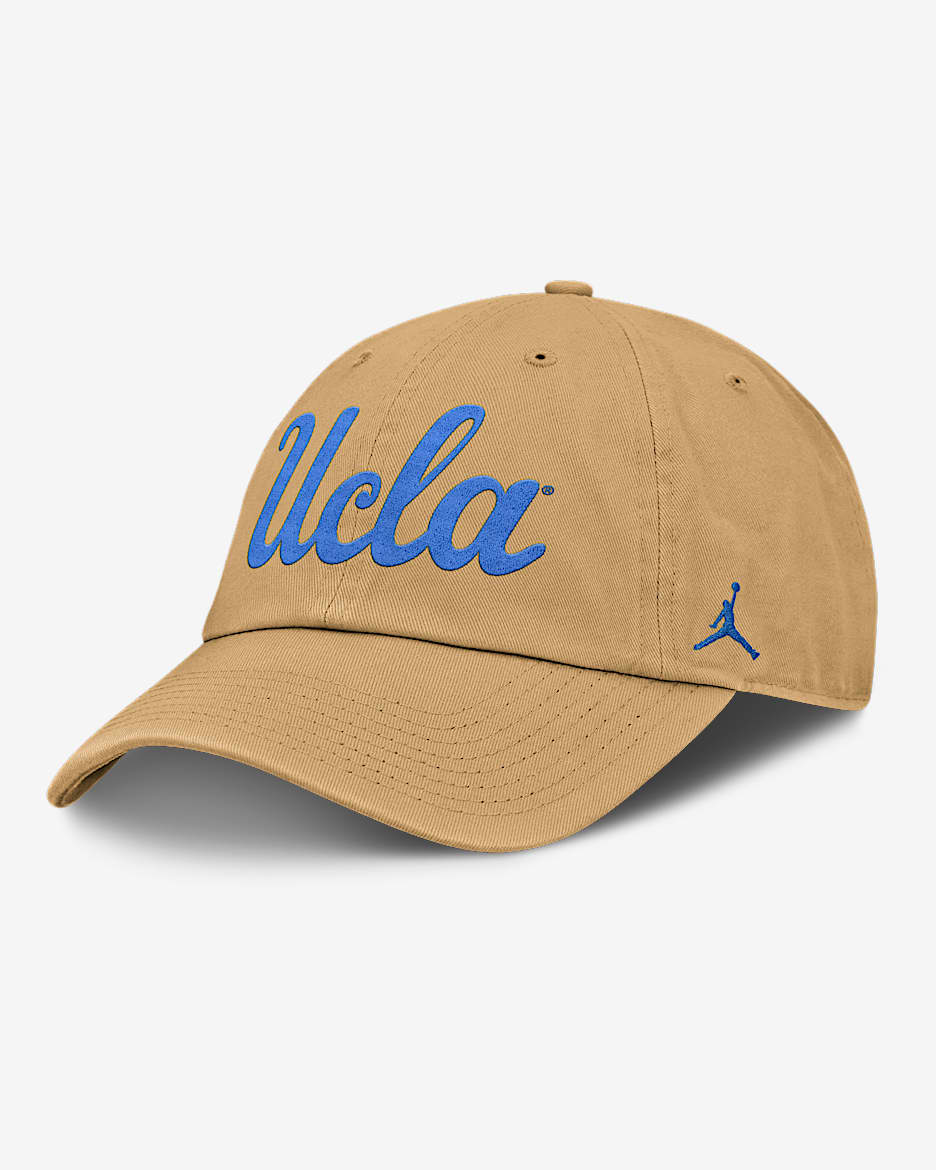 Gorra universitaria marca Jordan ajustable para hombre UCLA Bruins Primetime Club - Caqui