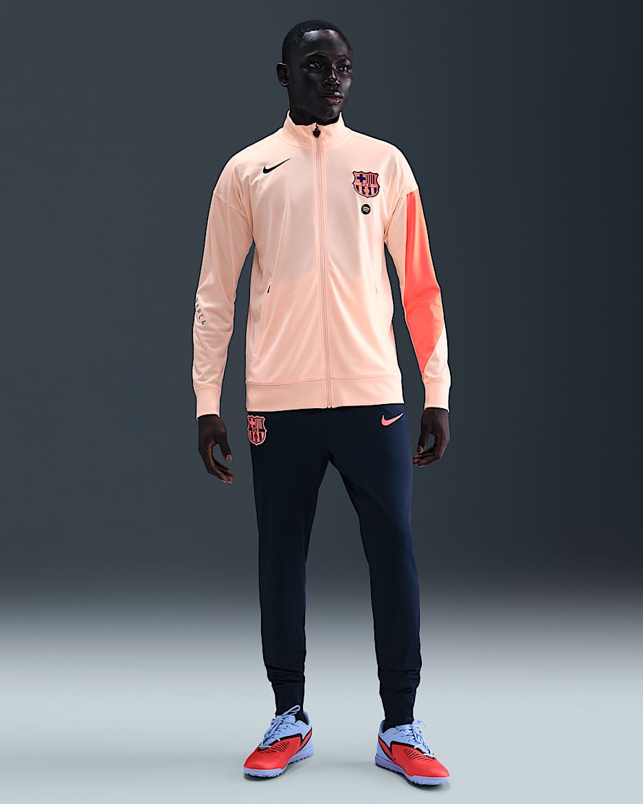 3e survêtement de foot en maille Nike Dri-FIT Total 90 FC Barcelona Strike pour homme - Crimson Tint/Midnight Navy/Bright Mango/Midnight Navy