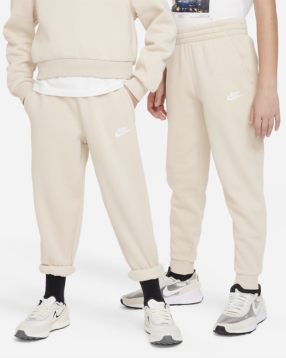 Nike Sportswear Club Fleece Jogger für ältere Kinder - Sanddrift/Weiß
