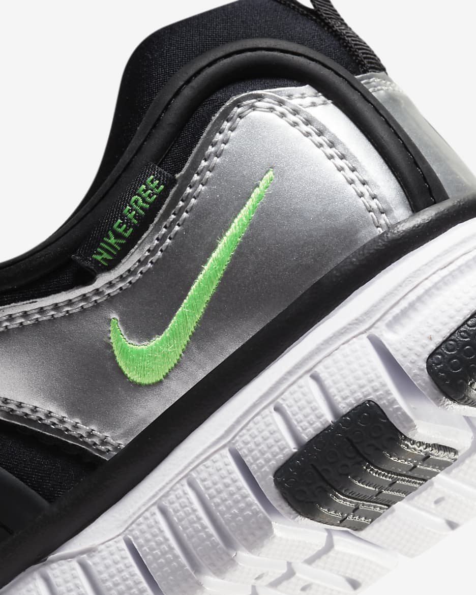 Nike Dynamo Free Younger Kids' Easy On/Off Shoes - Black/Dark Smoke Grey/Chrome/Green Strike