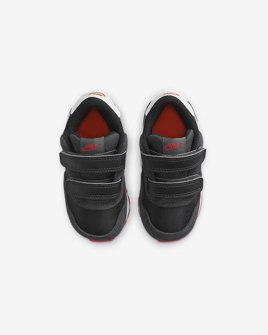 Sko Nike MD Valiant för baby/små barn - Svart/Dark Smoke Grey/University Red/Vit