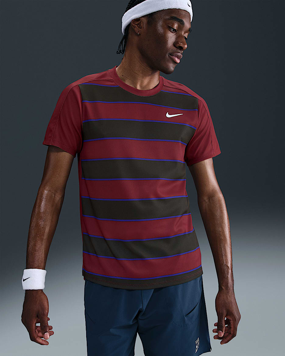 Playera de tenis para hombre Dri-FIT ADV NikeCourt Slam - Rojo team oscuro/Blanco