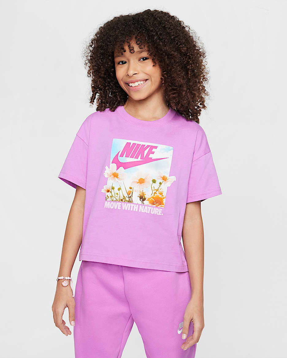 Nike Sportswear Older Kids' (Girls') T-Shirt - Rush Fuchsia