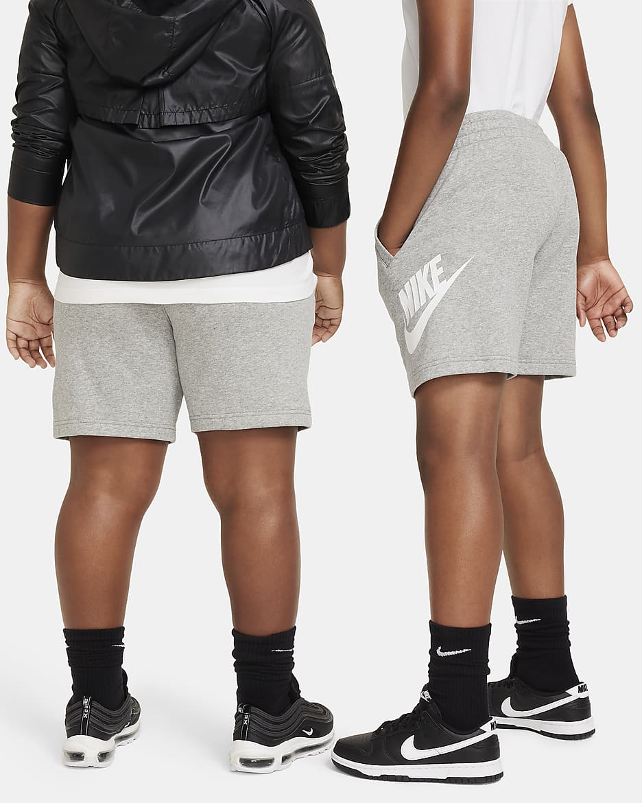 Nike Sportswear Club Fleece French-Terry-Shorts für ältere Kinder (erweiterte Größen) - Dark Grey Heather/Base Grey/Weiß