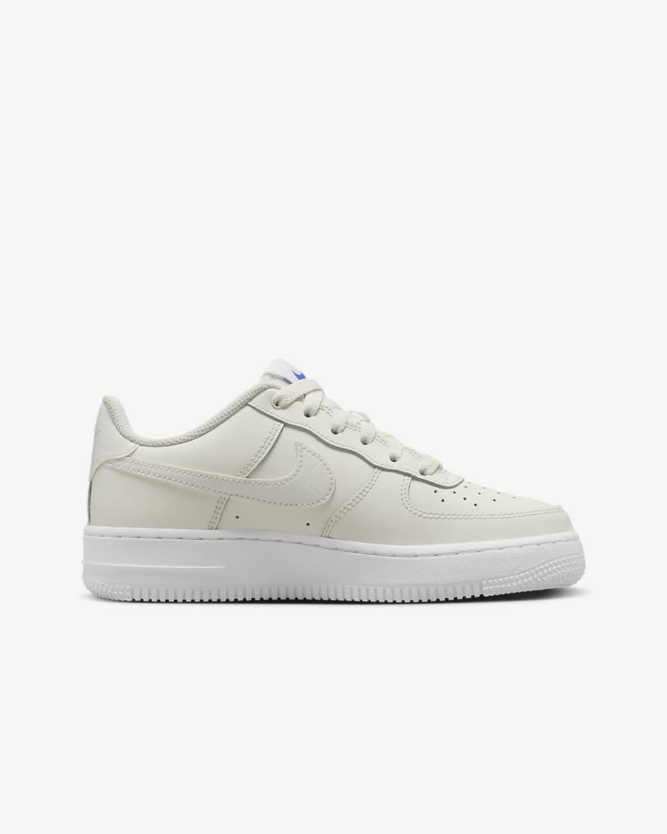 รองเท้าเด็กโต Nike Air Force 1 LV8 - Sail/ขาว/ดำ/Sail