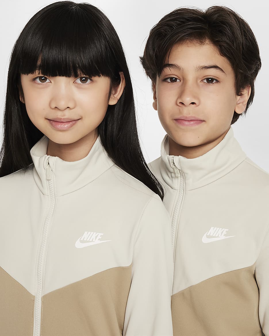 Nike Sportswear-tracksuit til større børn - Light Bone/Khaki/hvid