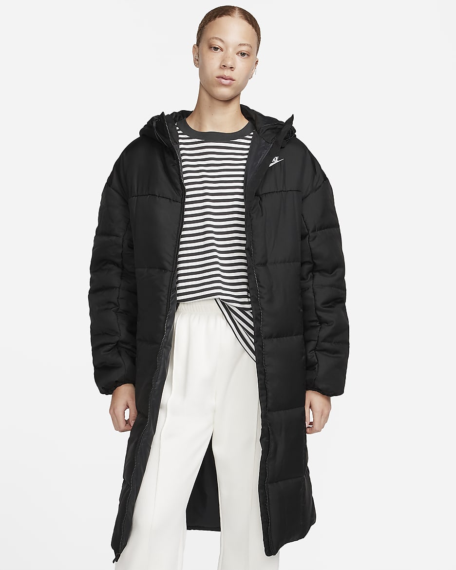 Parkas med huva Nike Sportswear Classic Puffer Therma-FIT i ledig modell för kvinnor - Svart/Vit