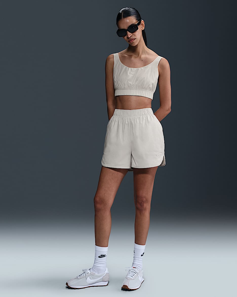 Shorts de tiro medio de 13 cm para mujer Nike Sportswear Chill Poplin - Marrón verdoso claro/Marrón verdoso claro