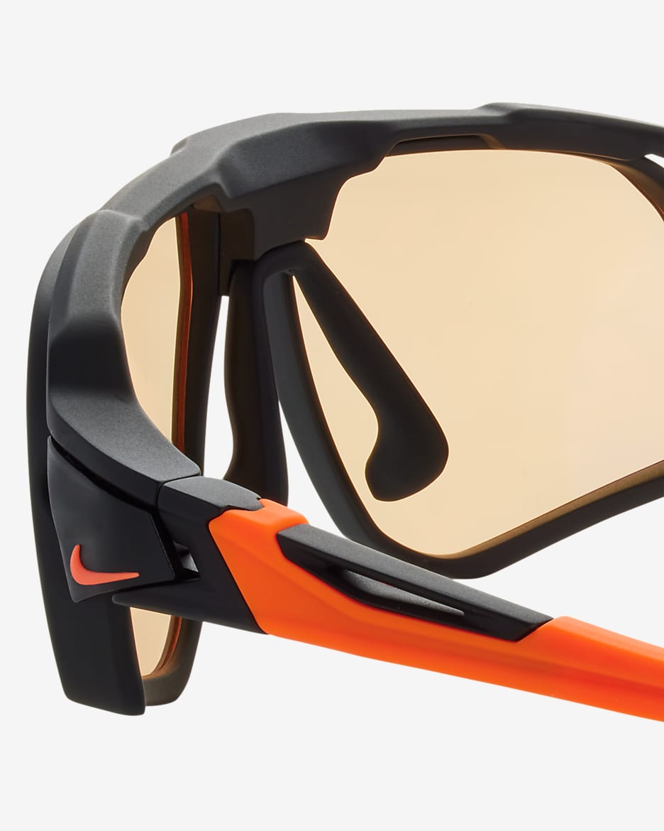 Nike Flyfree Sonnenbrille mit Road Tint - Schwarz/Total Orange