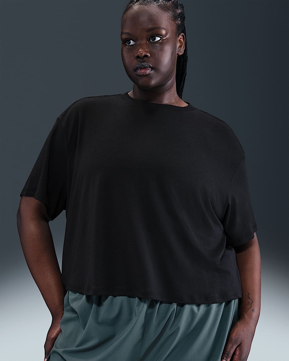 Playera de manga corta Dri-FIT cropped para mujer (talla grande) Nike One Relaxed - Negro/Blanco