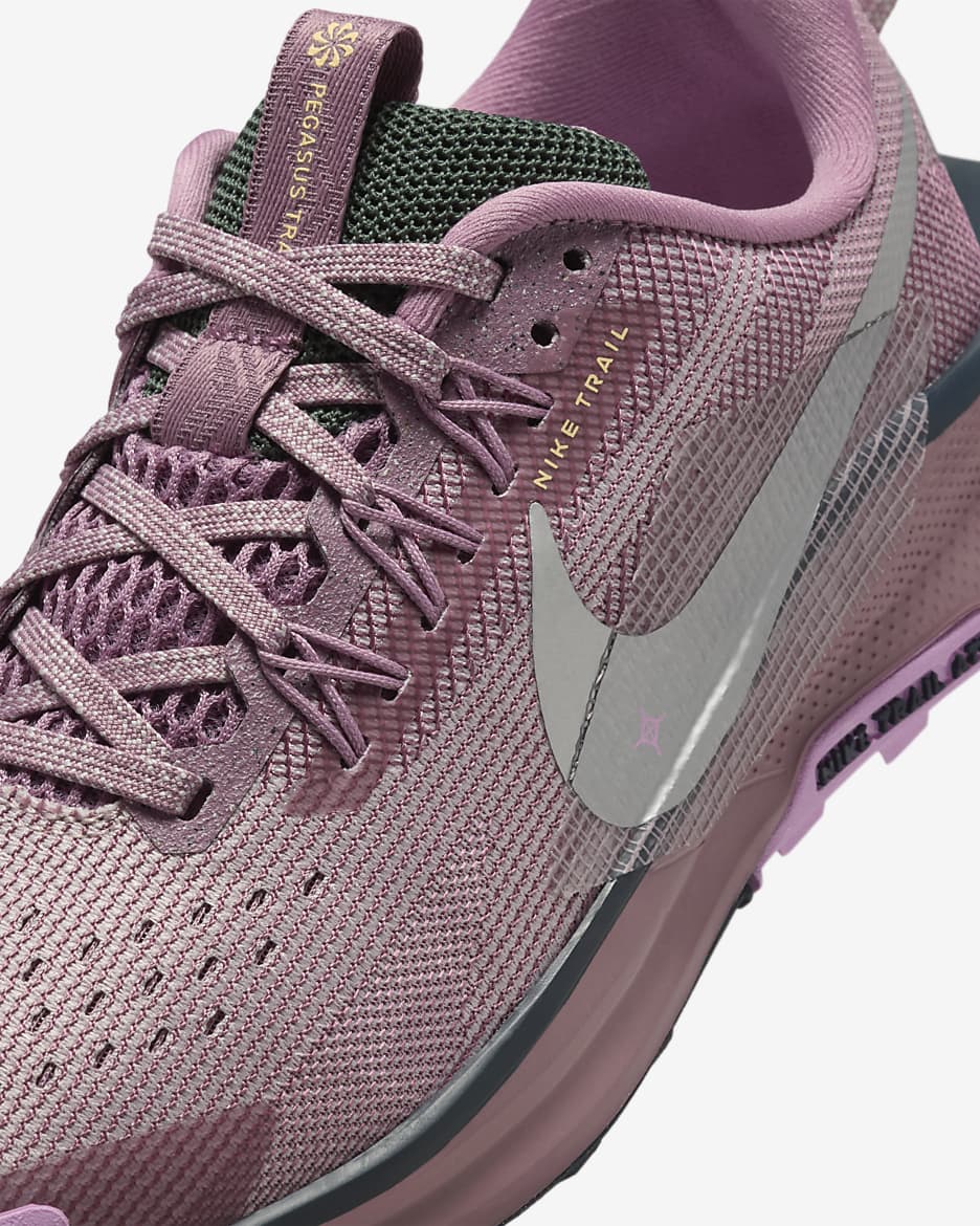 Nike Pegasus Trail 5 Traillaufschuh (ältere Kinder) - Plum Dust/Platinum Violet/Beyond Pink/Metallic Silver