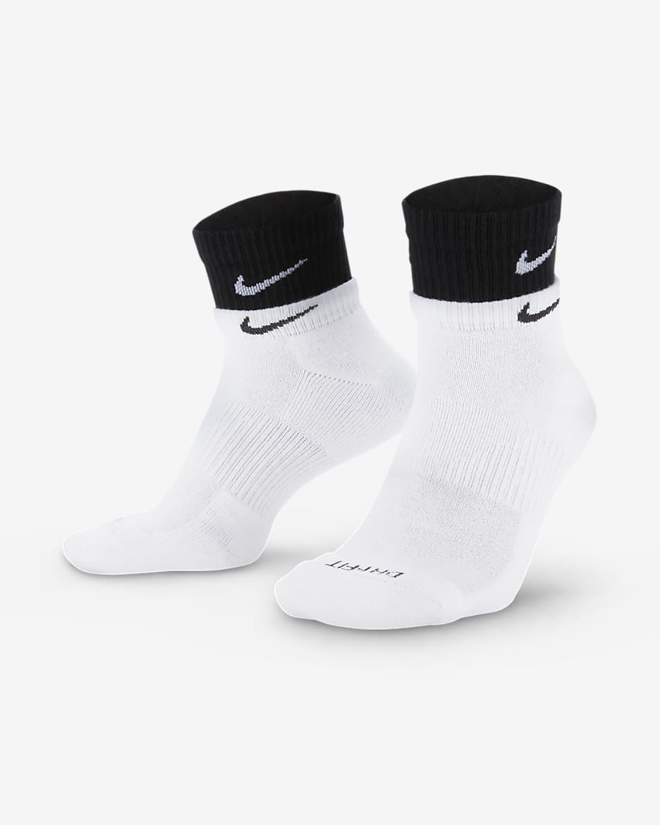 ถุงเท้าเทรนนิ่งหุ้มข้อ Nike Everyday Plus Cushioned - ขาว/ขาว/ดำ