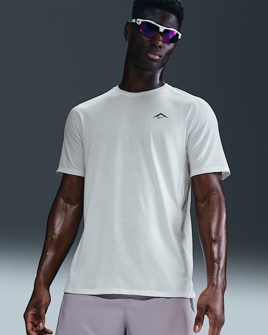 Nike Trail Solar Chase Men's Dri-FIT ADV Short-Sleeve Running Top - Summit White/Black