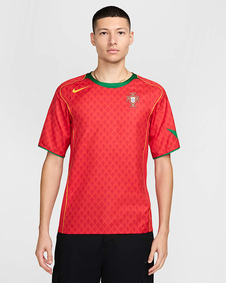 Jersey de fútbol Nike Replica para hombre Portugal 2004 Reissue - Rojo deportivo/Verde pino/Amarillo ocre