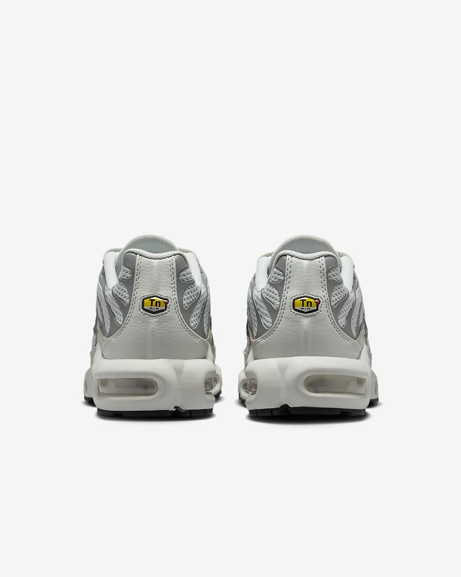 Nike Air Max Plus Sabatilles - Dona - Platejat clar/Chrome/Light Bone/Negre