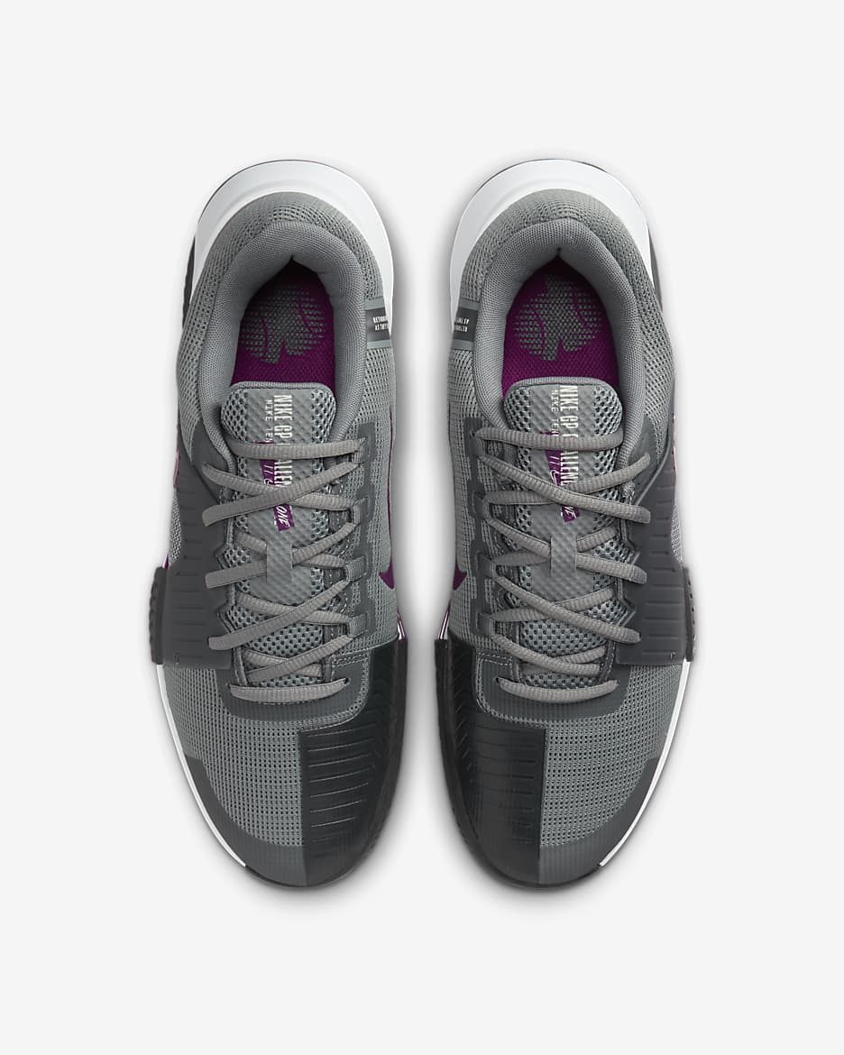 Chaussure de tennis pour surface dure Nike Zoom GP Challenge 1 pour homme - Smoke Grey/Dark Smoke Grey/Photon Dust/Sangria