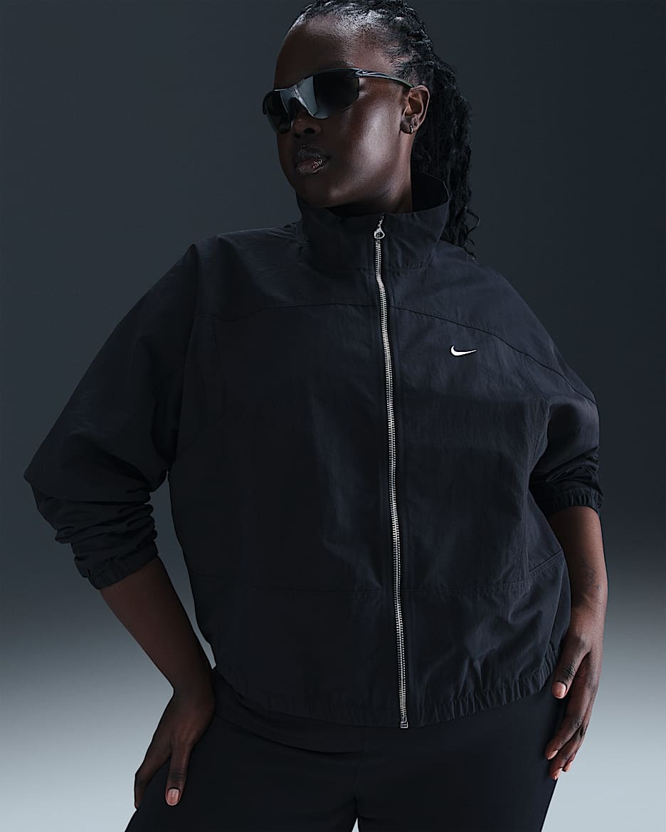 Chamarra con protección UV Repel oversized para mujer (talla grande) Nike Sportswear Everything Wovens - Negro/Blanco