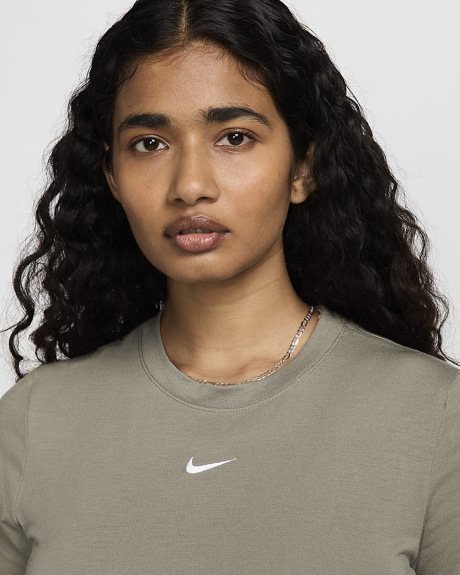 Nike Sportswear Essential Women's Slim Cropped T-Shirt - Light Army