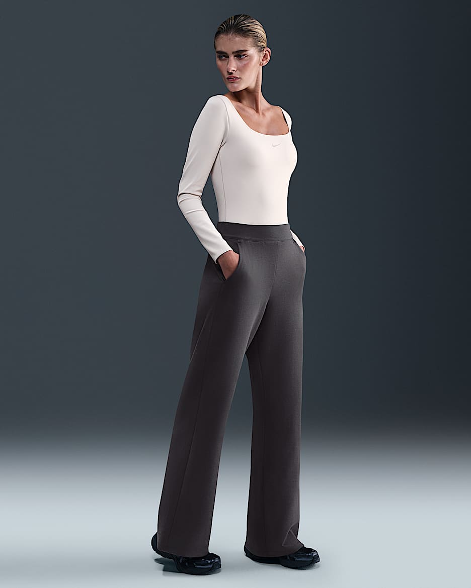 Pants Dri-FIT de tiro alto de pierna holgada y acampanada para mujer Nike 24.7 ImpossiblySoft - Gris trueno/Sombra oscuro