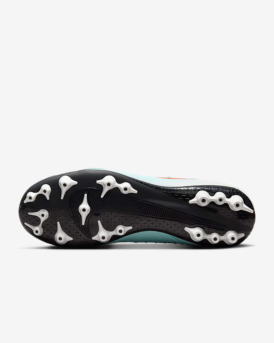 Nike Phantom Luna 2 Academy AG High-Top Soccer Cleats