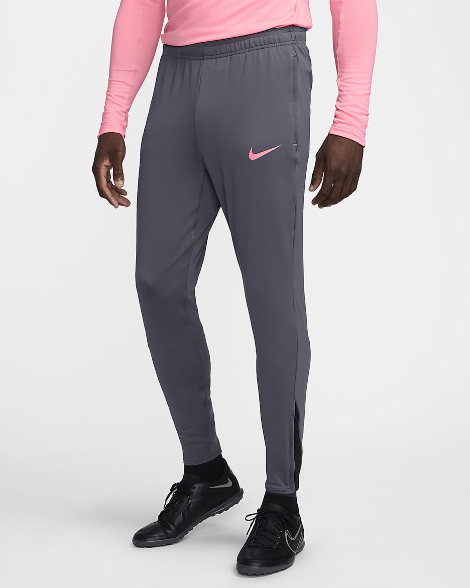 Pantalon de foot Dri-FIT Nike Strike pour homme - Iron Grey/Iron Grey/Noir/Sunset Pulse