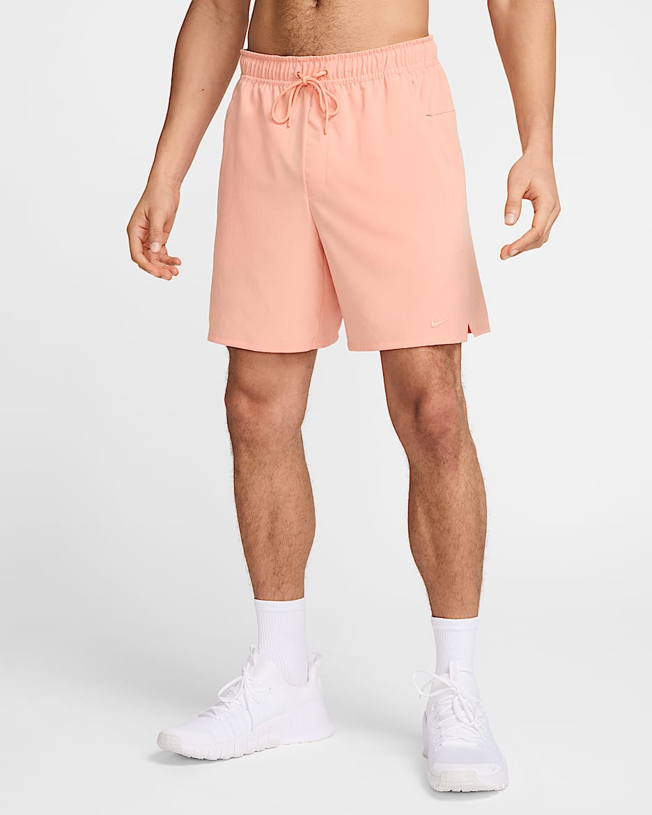 Nike Unlimited vielseitige Dri-FIT Herrenshorts ohne Futter (ca. 18 cm) - Apricot Agate/Apricot Agate/Apricot Agate