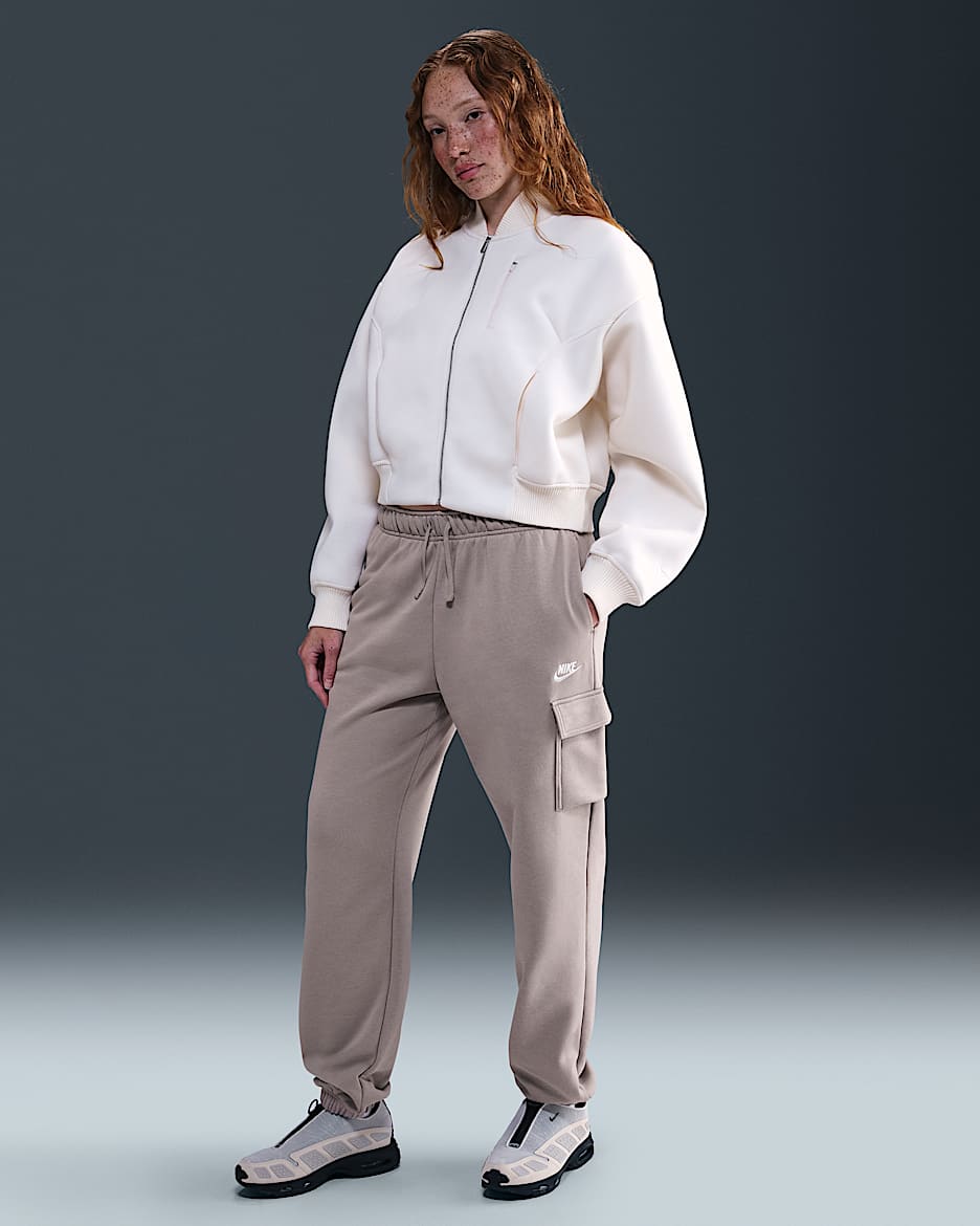 Nike Sportswear Club Fleece Women's Mid-Rise Oversized Cargo Sweatpants - Malt/White