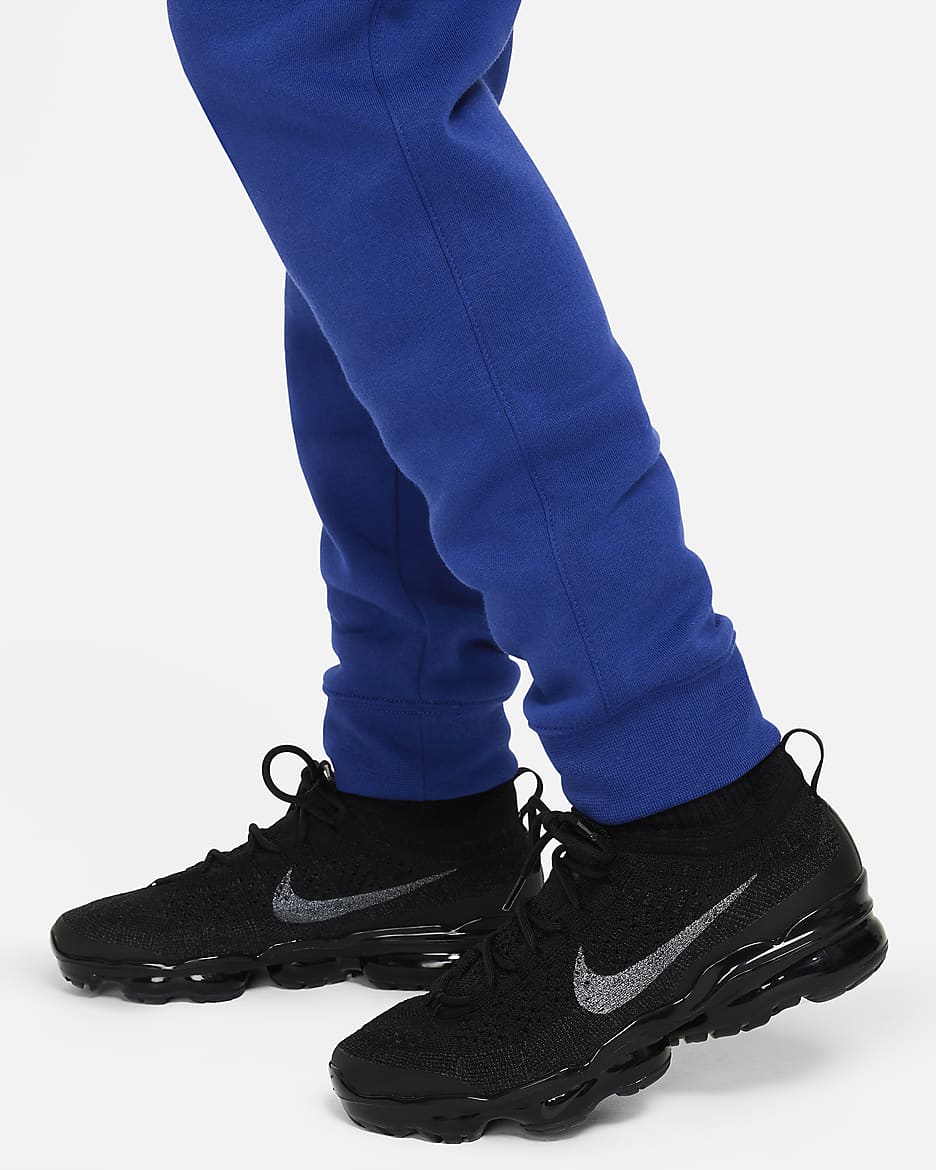 Pantaloni cargo in fleece con grafica Nike Sportswear – Ragazzo - Deep Royal Blue