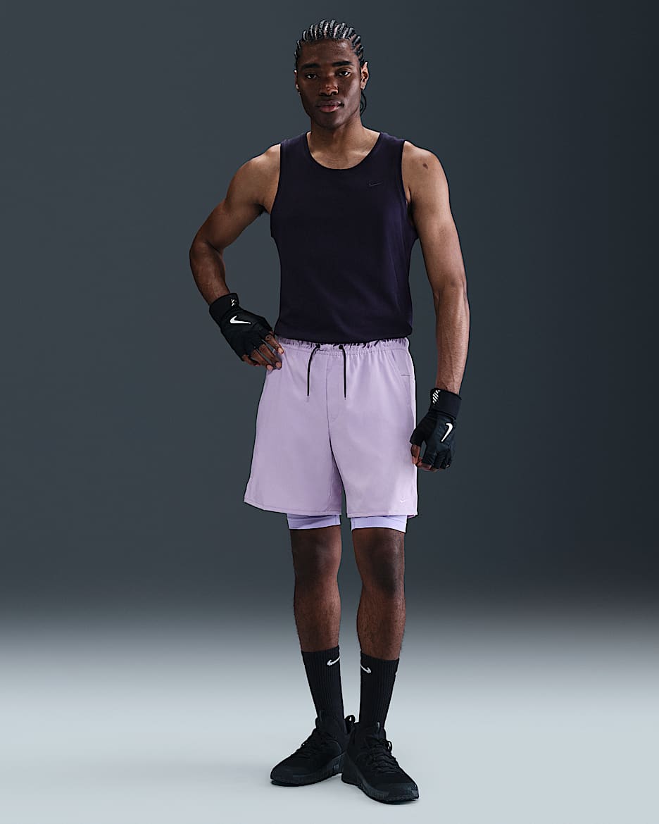 Shorts versátiles Dri-FIT de 18 cm 2 en 1 para hombre Nike Unlimited - Hortensias/Hortensias/Negro/Hortensias