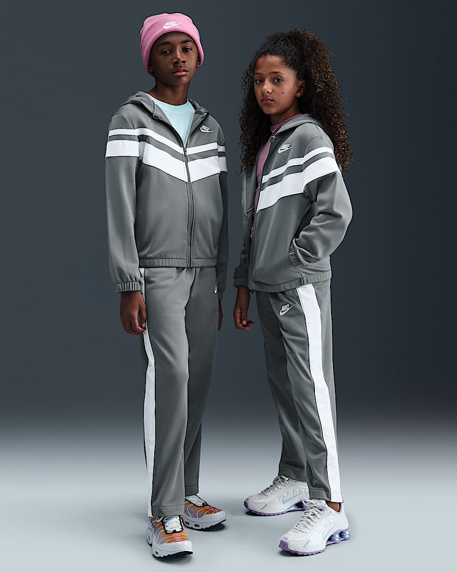 Φόρμα Dri-FIT με κουκούλα Nike Sportswear για μεγάλα παιδιά - Smoke Grey/Λευκό/Λευκό