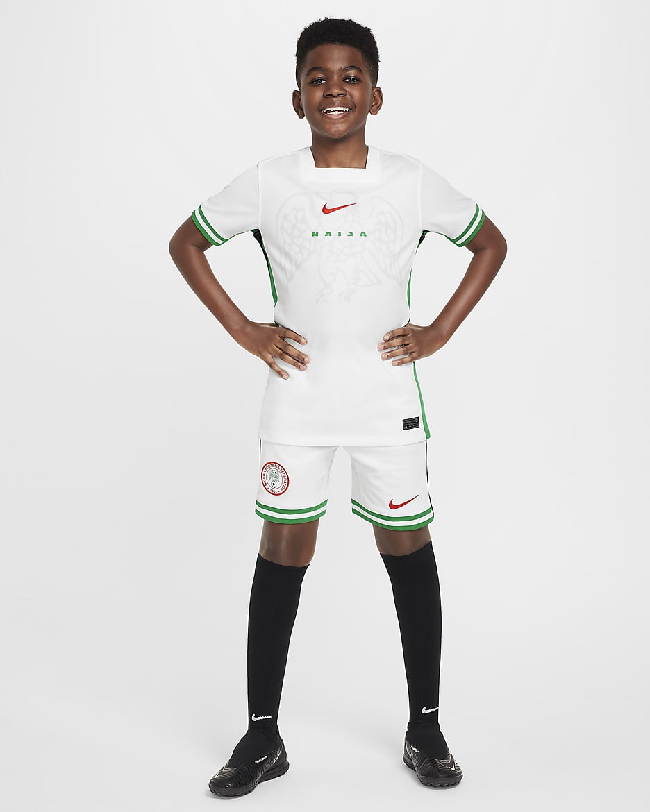 Nigeria 2024 Stadium Home Nike Dri-FIT Replica-Fußballshorts für ältere Kinder - Weiß/Lucky Green/Challenge Red